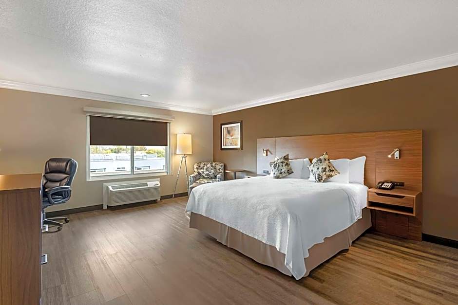 Best Western Plus Newport Mesa Inn