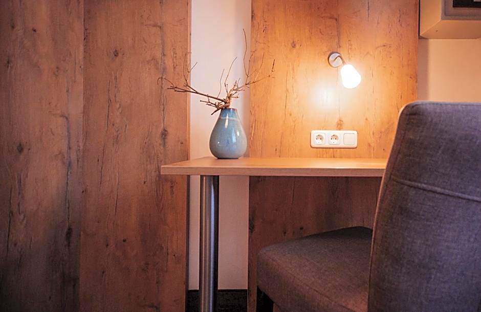 Hotel am Hachinger Bach by Blattl