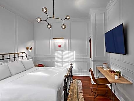 Premium King Room