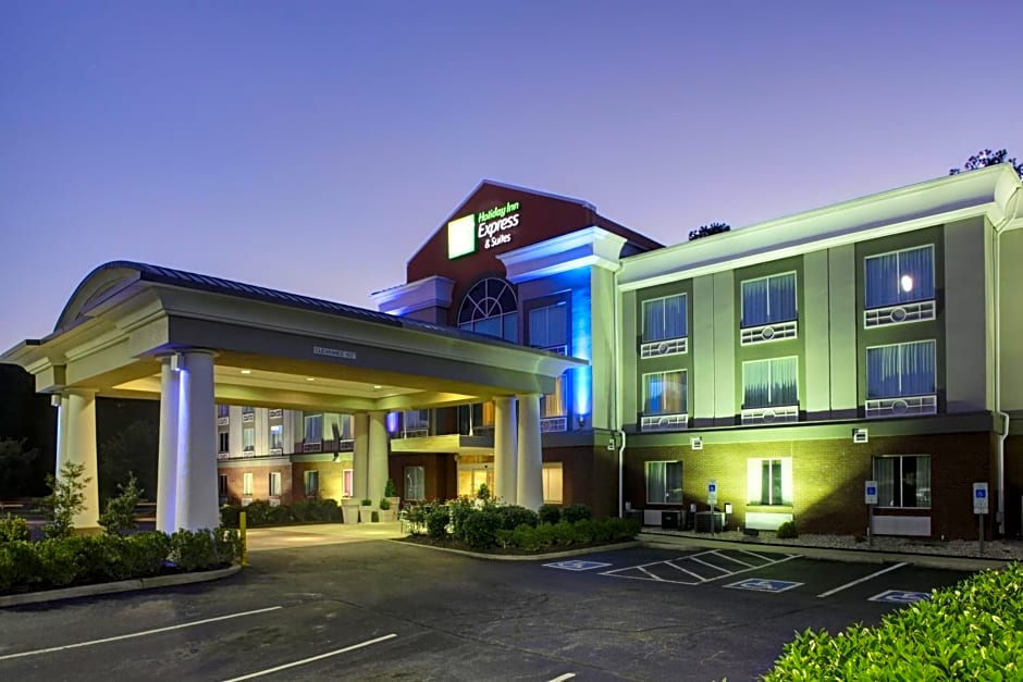 Holiday Inn Express Hotel & Suites Emporia