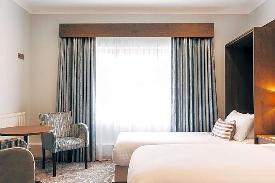 The Lodge Hotel