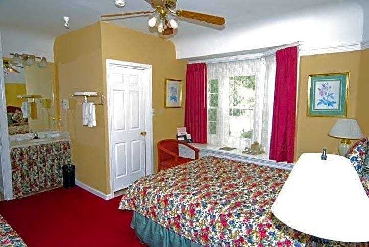 Rose Garden Inn – Berkeley, CA