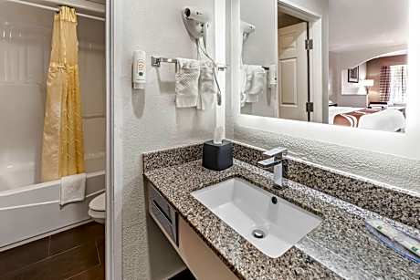 1 King Bed, Suite, Nonsmoking