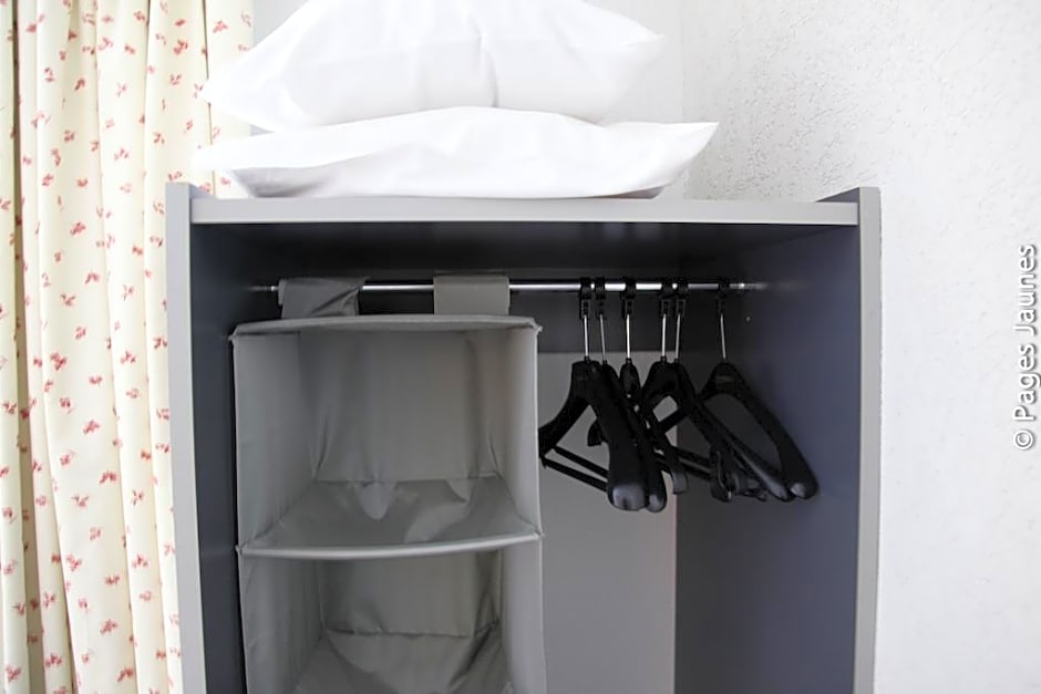 Hotel The Originals Bernay Acropole