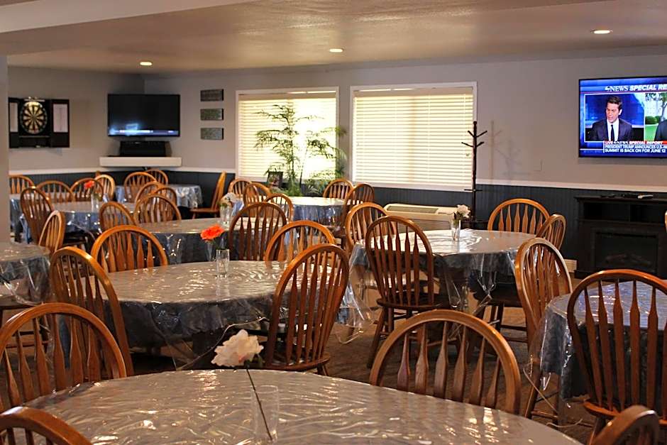 O'Cairns Inn and Suites