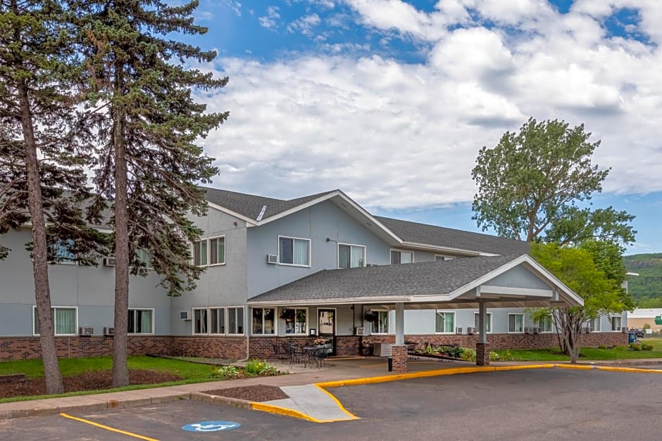Super 8 by Wyndham Duluth
