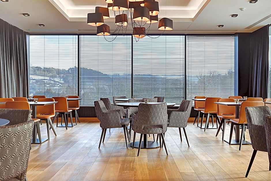 R hotel experiences