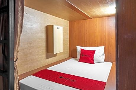 Single Room with Shared Bathroom