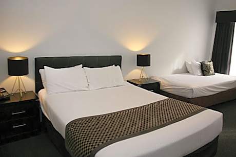 Executive Suite with Spa Bath