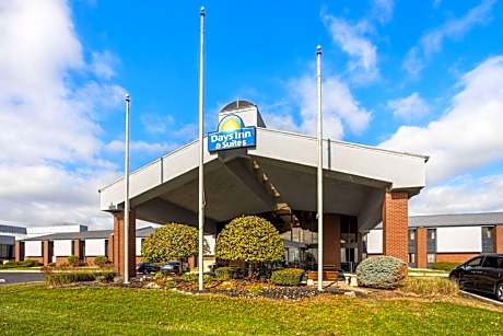 Days Inn & Suites by Wyndham Northwest Indianapolis