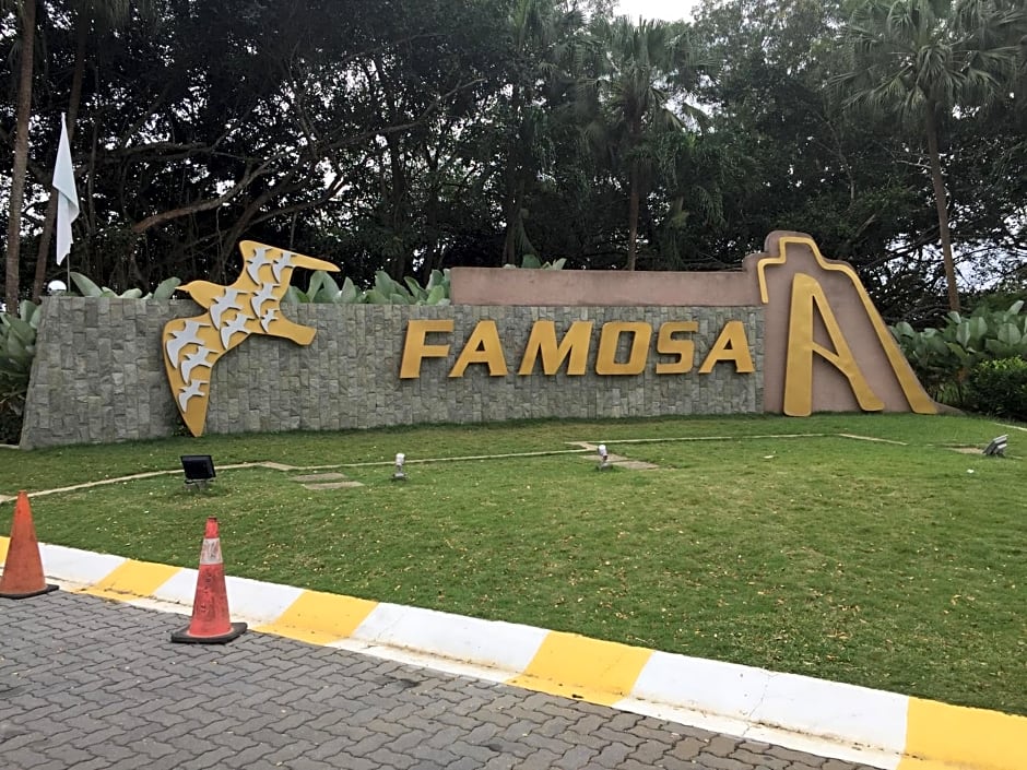 D savoy @ Famosa by MR