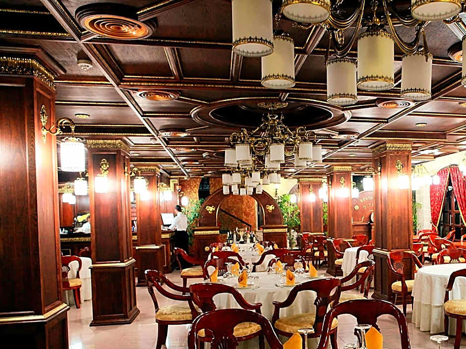 Dinasty Hotel