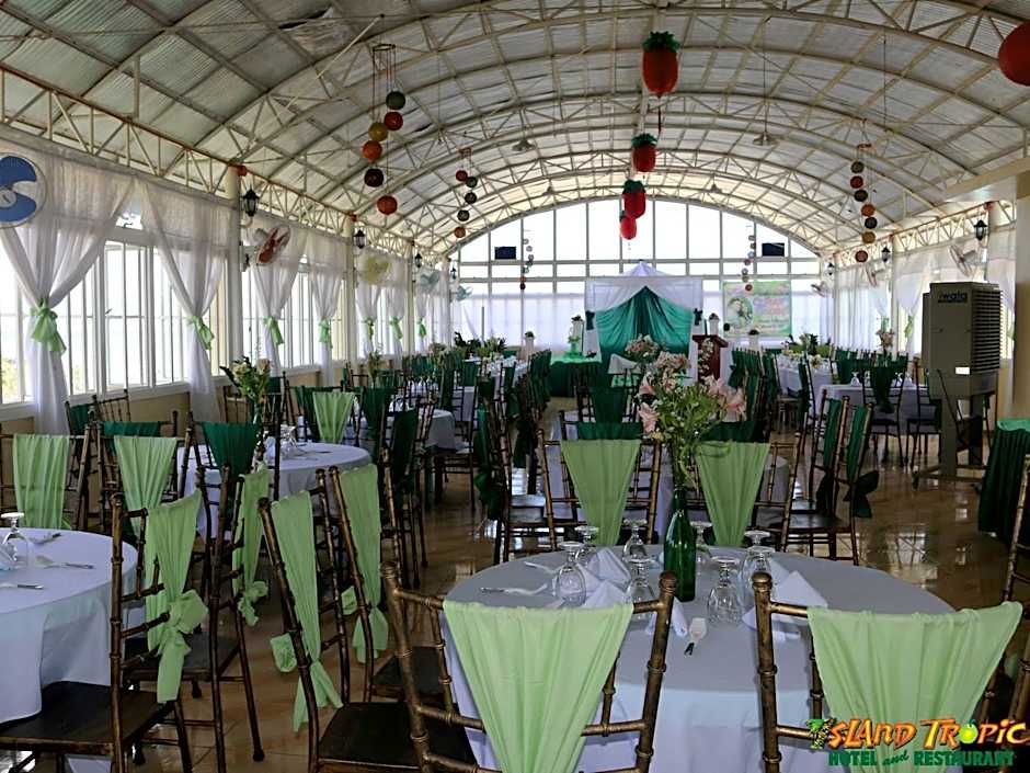 Island Tropic Hotel and Restaurant