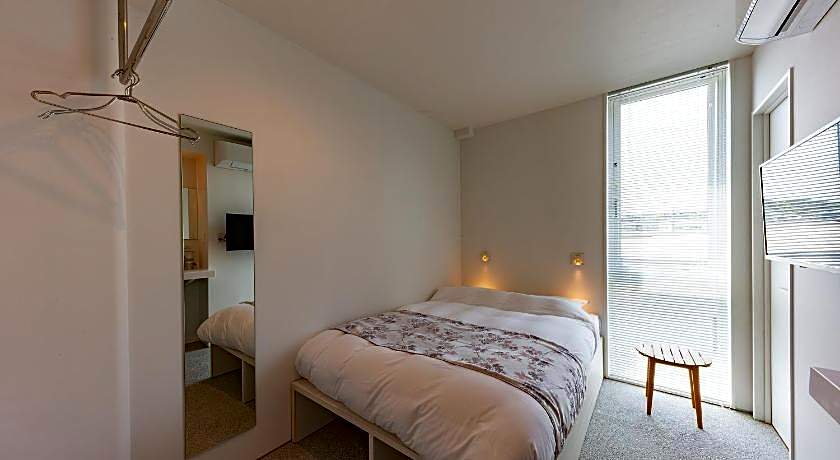 plat hostel keikyu kamakura wave