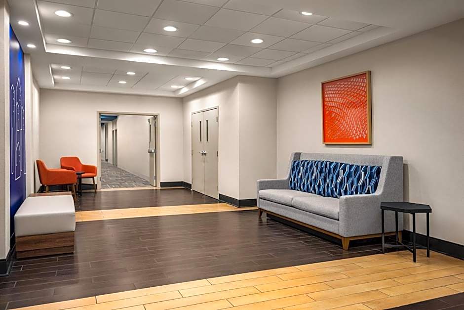 Holiday Inn Express Hotel & Suites McDonough By IHG