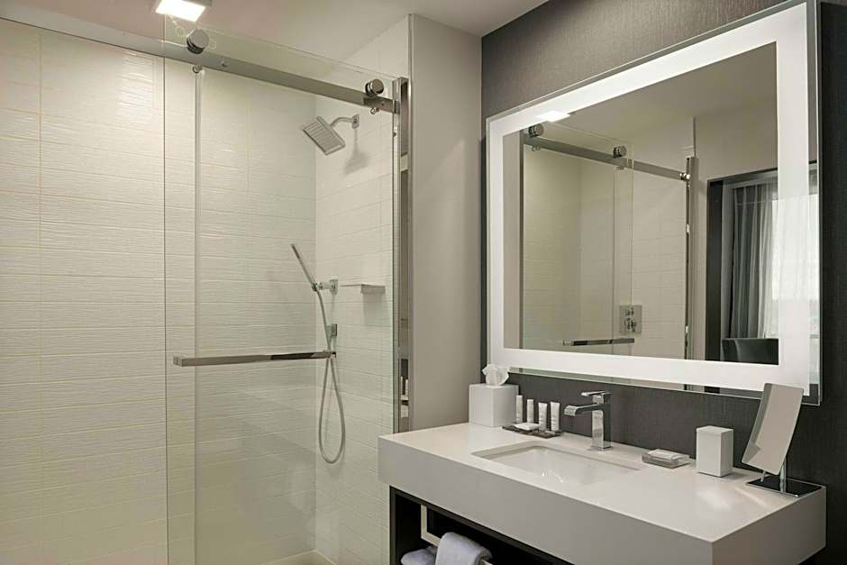 Photo 1 of 12 of Junior 1 King Bed Suite, Skyline View, Top Floor