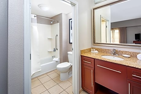 Suite, 2 Bedrooms (2 Double Beds)