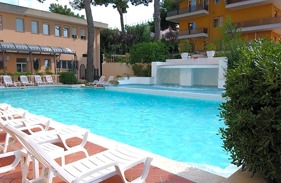 Hotel Milano Helvetia - in centro con piscina