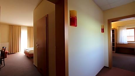 2 Double Rooms with connecting Door in the annex