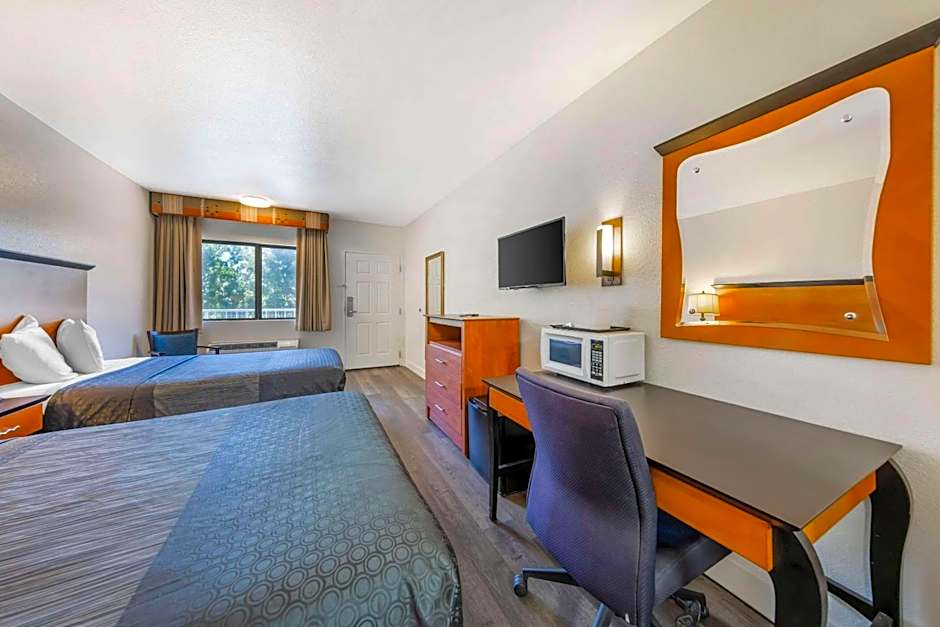 Rodeway Inn At Nevada State Capitol