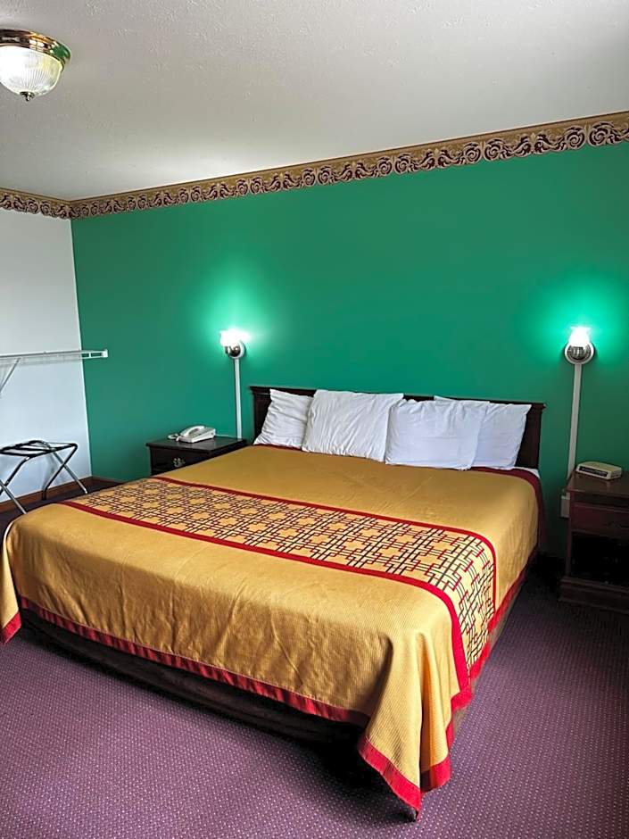 Attica Inn