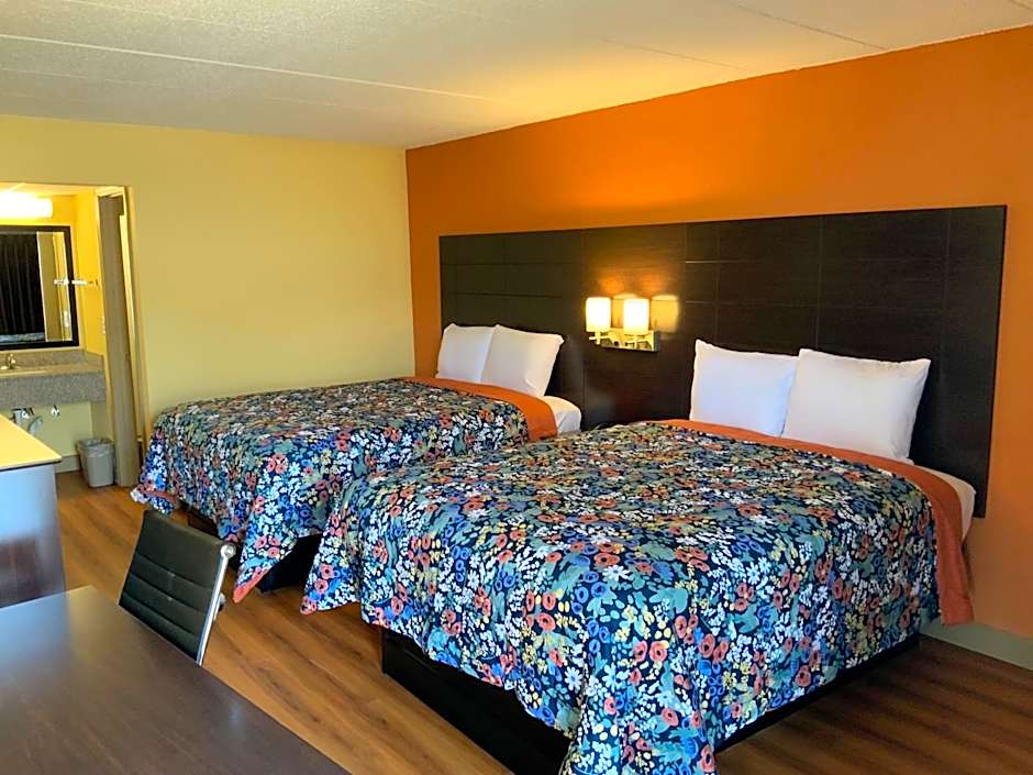 Days Inn by Wyndham Troy IL