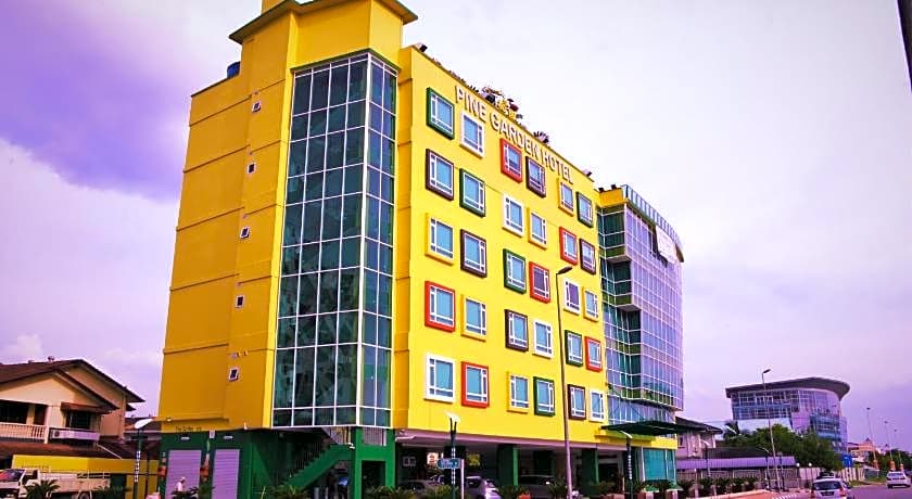 Pine Garden Hotel
