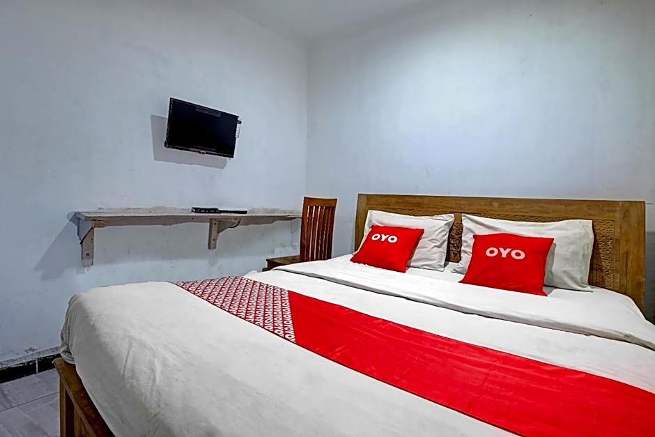 OYO Life 92877 Hotel Rainbow 7296