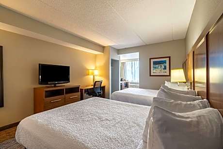 Corner Queen Room with Two Queen Beds