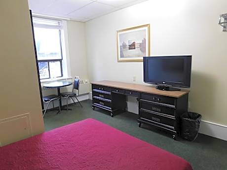 Queen Room - Smoking