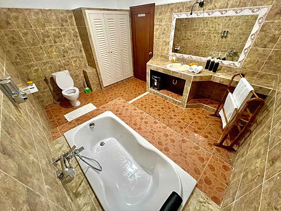 Tiga Naga Villa