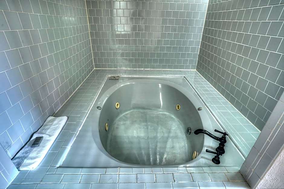 Amerivu Inn & Suites - Helen - Downtown