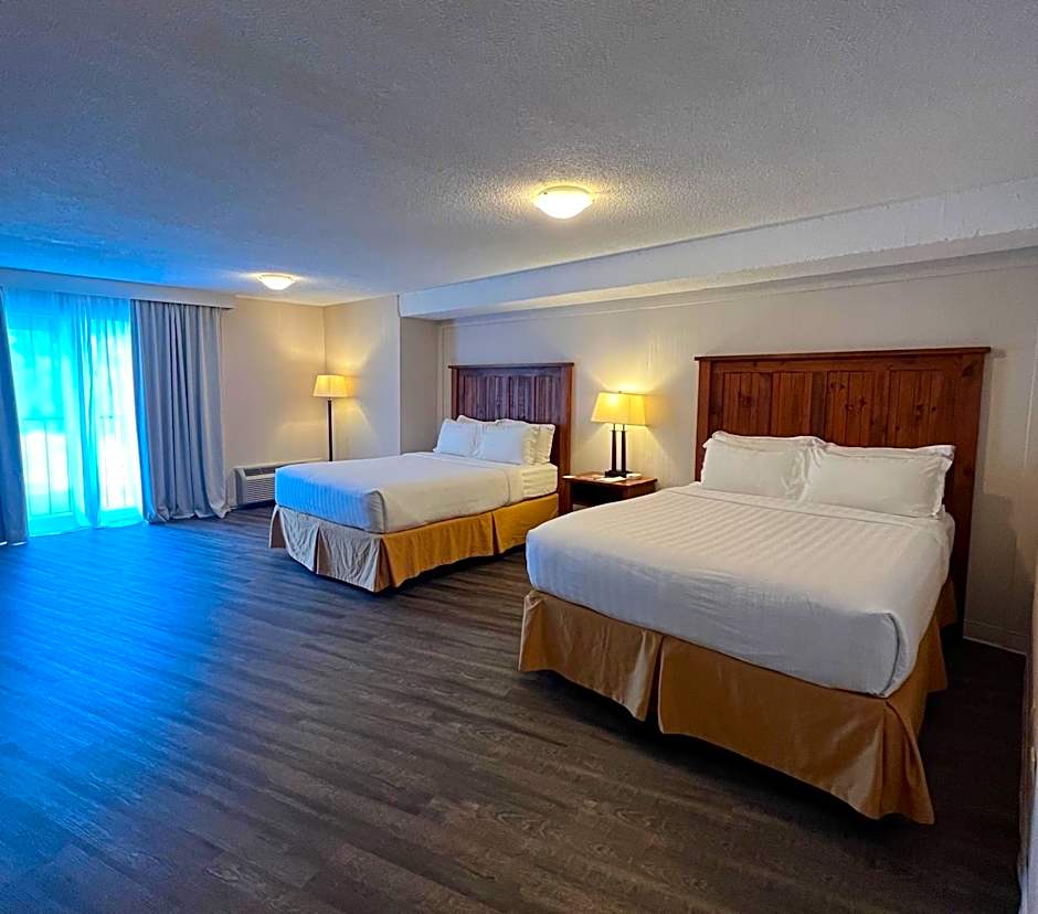 Photo 1 of 6 of Deluxe 1 Queen Bed Suite