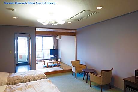 Standard Room with Tatami Area and Balcony
