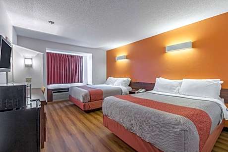 Deluxe Queen Room with Two Queen Beds - Smoking