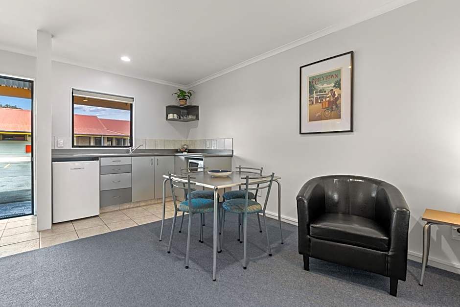 Oak Estate Motor Lodge