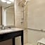 Wingate by Wyndham Cincinnati/Blue Ash