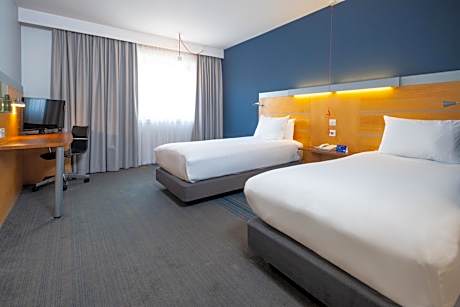 Standard Twin Room with Free Hot Breakfast - Accessible