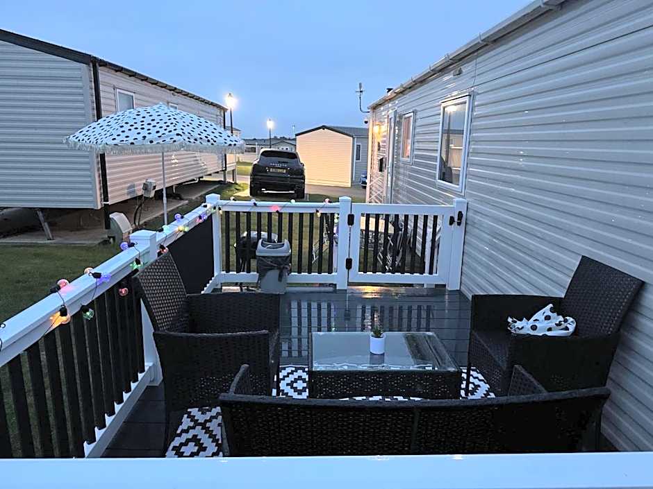 Holiday Park Caravan Fluffy in Harts Holiday Park