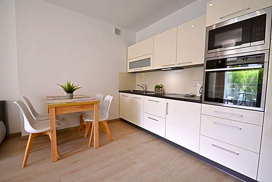 Osiedle Cesarskie Apartamenty - Parking - Apartamenty Bryza