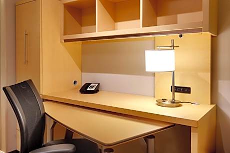 King Studio with Sofa Bed and Adapted Tub - Mobility and Hearing Accessible