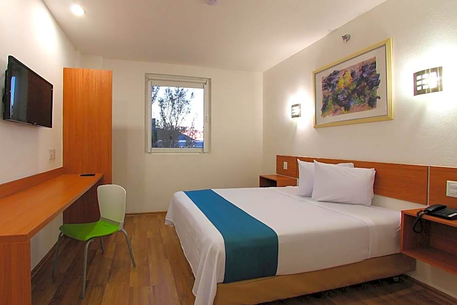 One Guadalajara Periférico Poniente