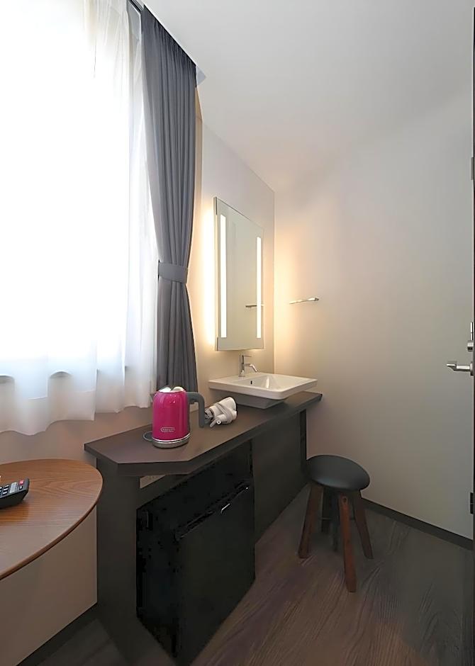 Hotel Emit Ueno