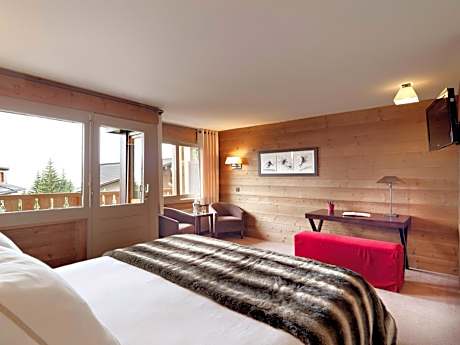 Junior Suite with Village View