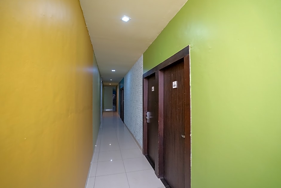 Collection O 736 Hotel Best Skip