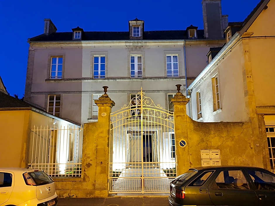 Au Loup Historic Apartments