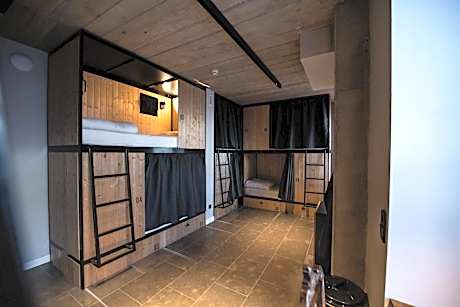 Bed in 8-Bed Mixed Dormitory Room