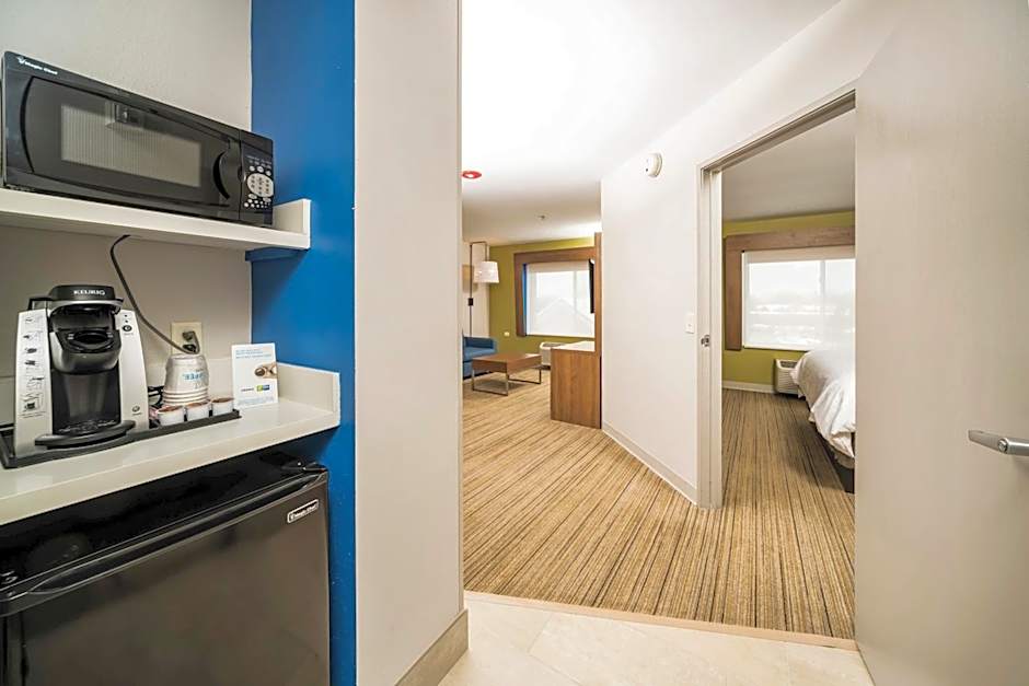 Holiday Inn Express Chicago Northwest-Vernon Hills By IHG