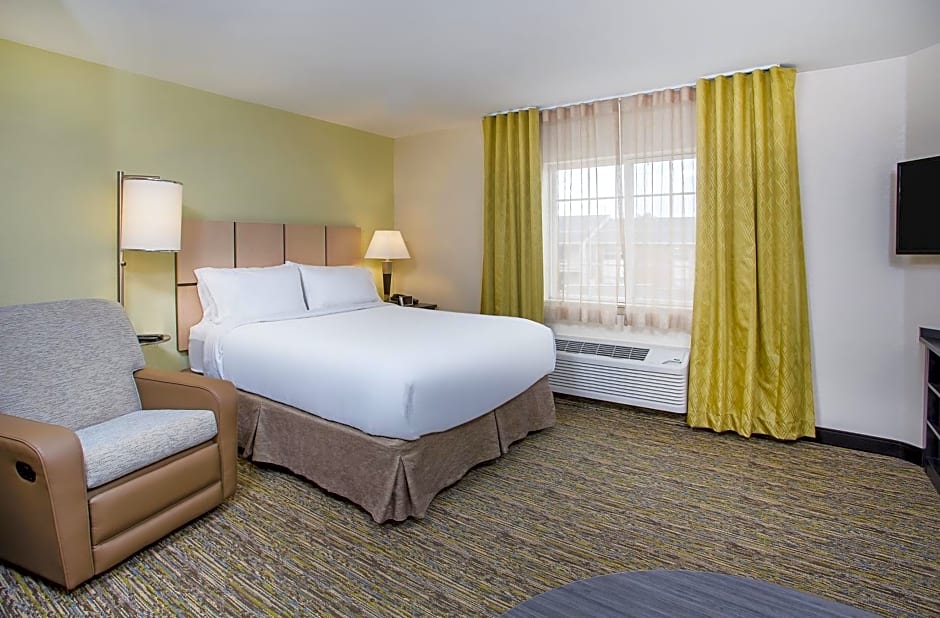 Candlewood Suites Bowling Green by IHG