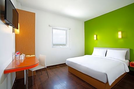 Smart Queen Room